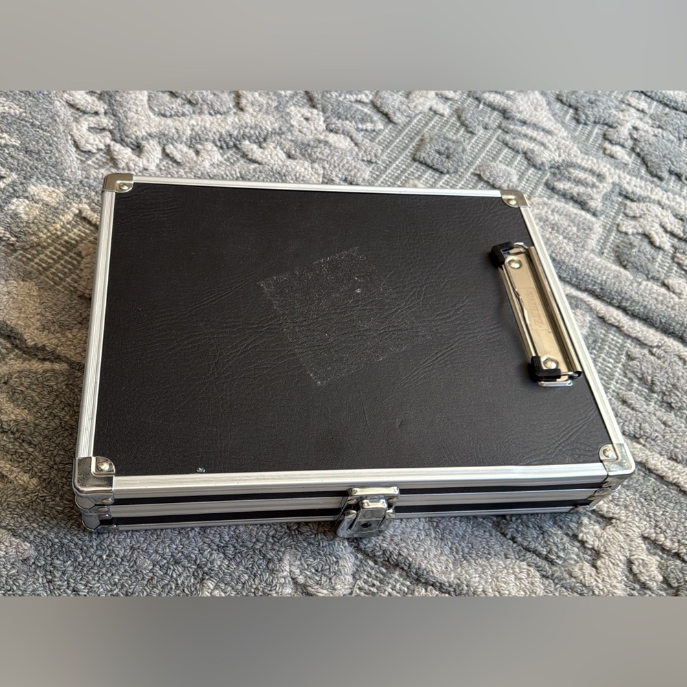 Black Metal-Trimmed Carrying Case Clii Board